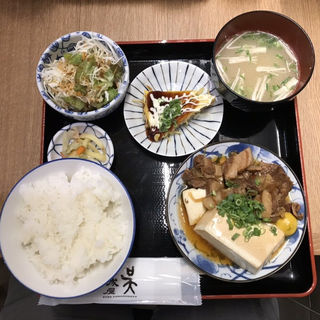 肉豆腐定食(山城屋酒店 Otemachi One 店)