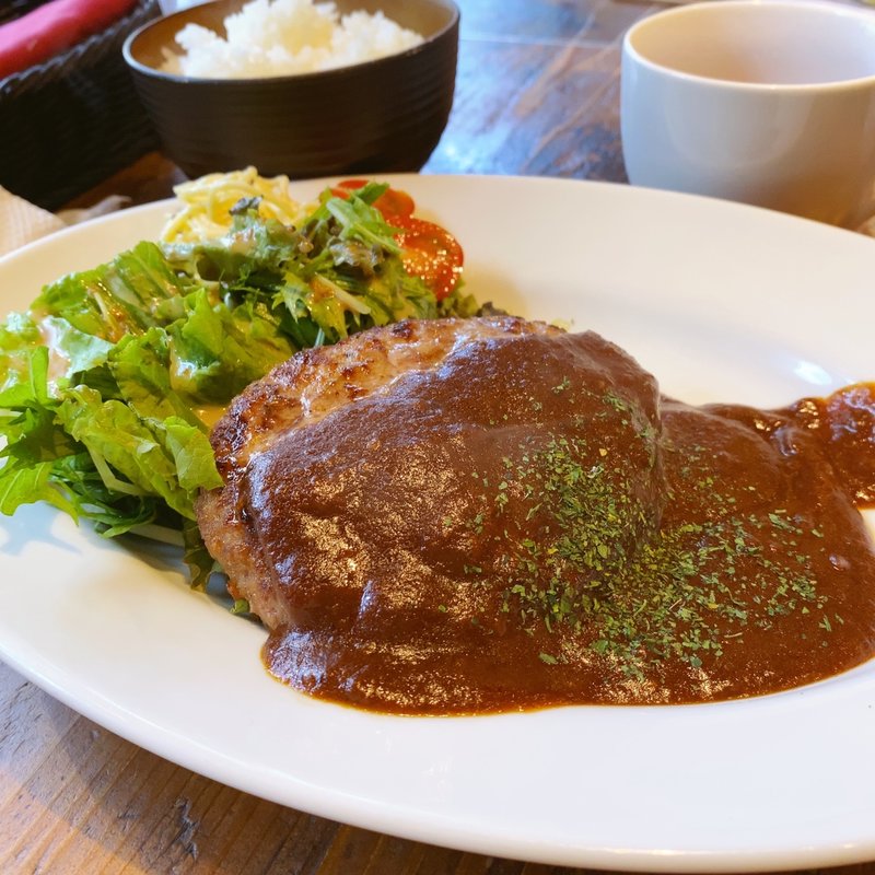 デミグラスハンバーグ(肉と野菜の炭焼バル クランナイン)