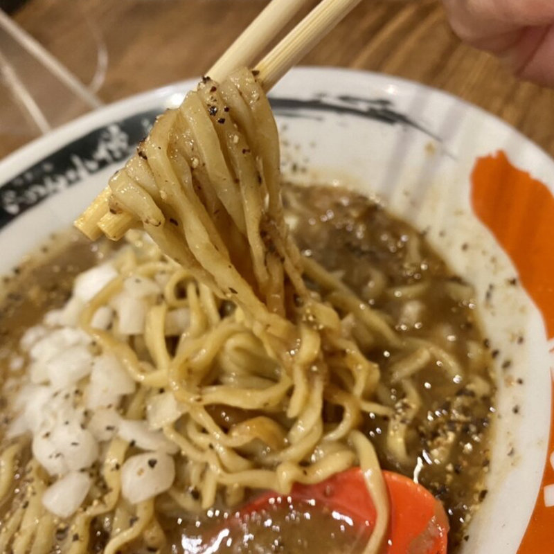 極濃淡路玉ねぎラーメン(極濃豚骨 らーめん小僧)