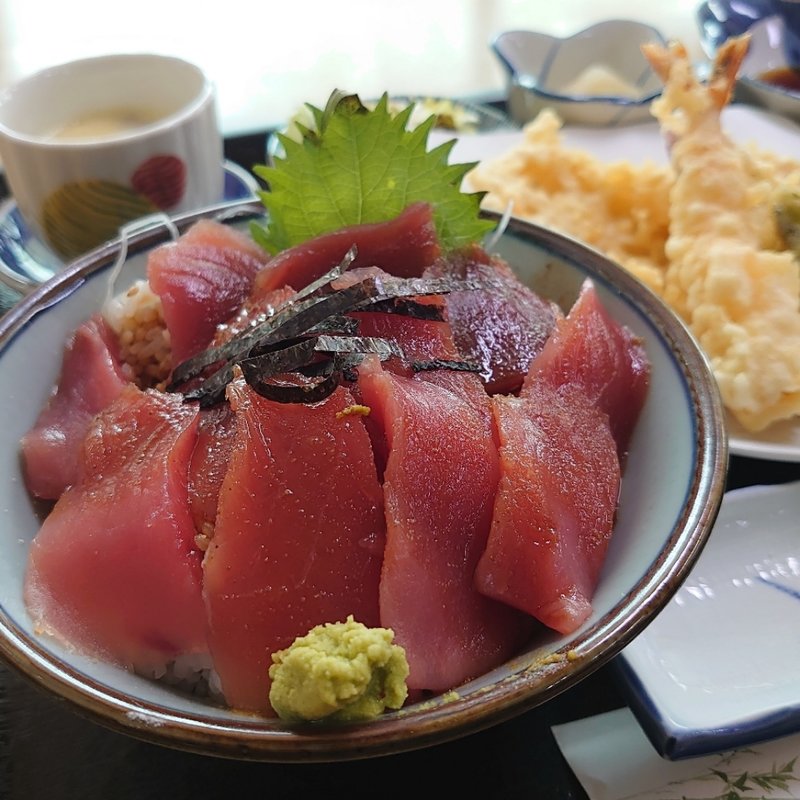まぐろ丼定食 (天ぷら6点盛り)(天ぷら八起 )