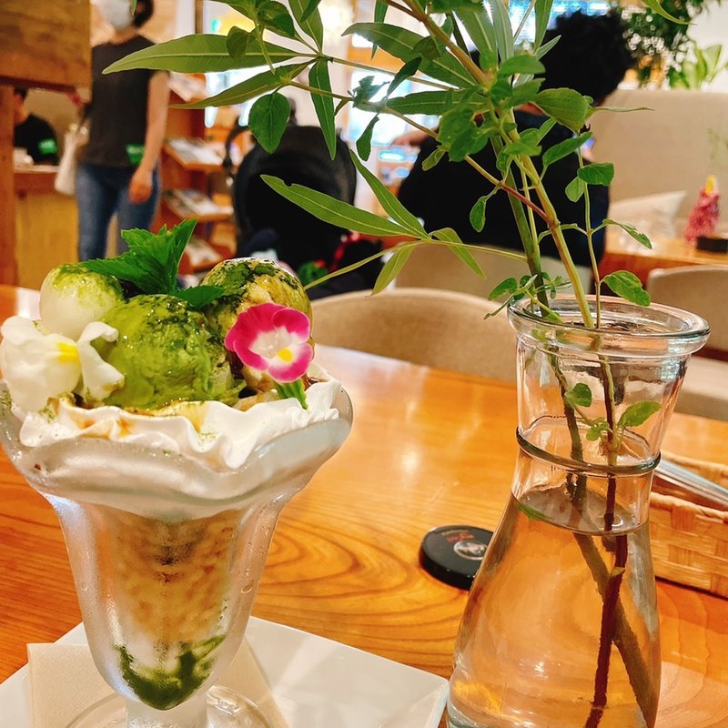 抹茶パフェ(くぬぎの森交流プラザ)