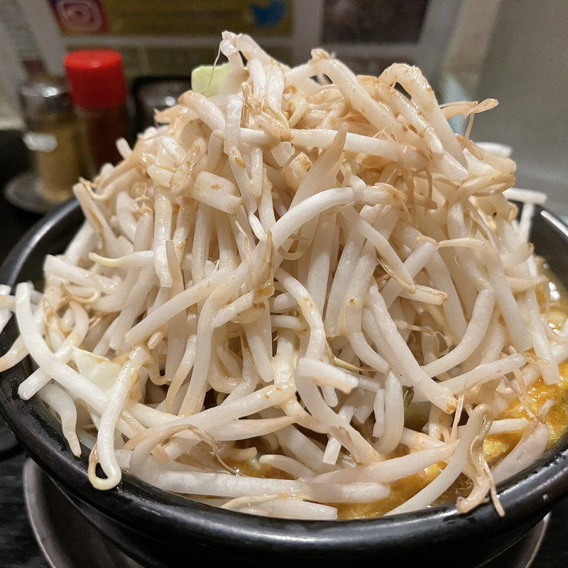 バカ盛りキャベツ&もやしカレーうどん(みんなの駒沢屋)