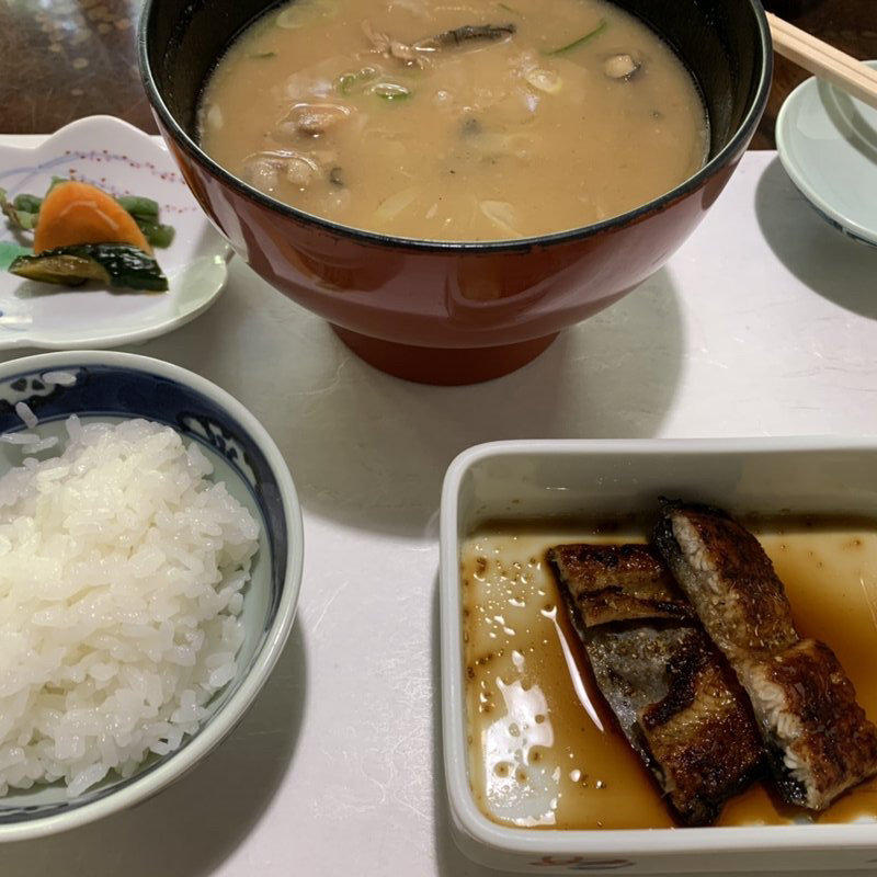 赤絵コース　飯　鯉こく　香物　うなぎ(創作川魚料理　料亭 龍泉荘 )