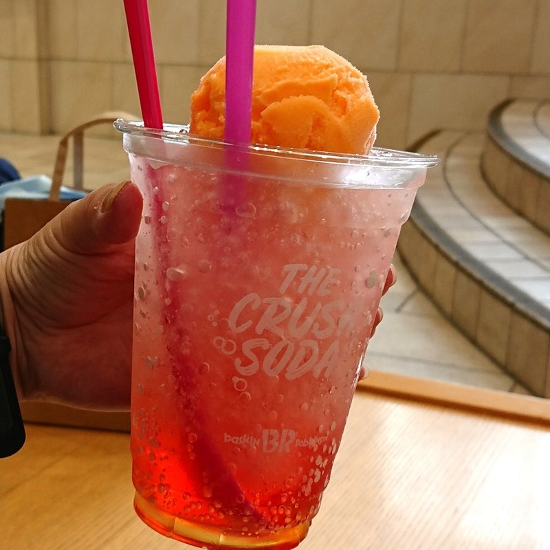 ザ・クラッシュソーダ ピンクグレープフルーツ＆レモネード＋オレンジソルベ(サーティワンアイスクリーム 港北センター北ノースポートモール店)