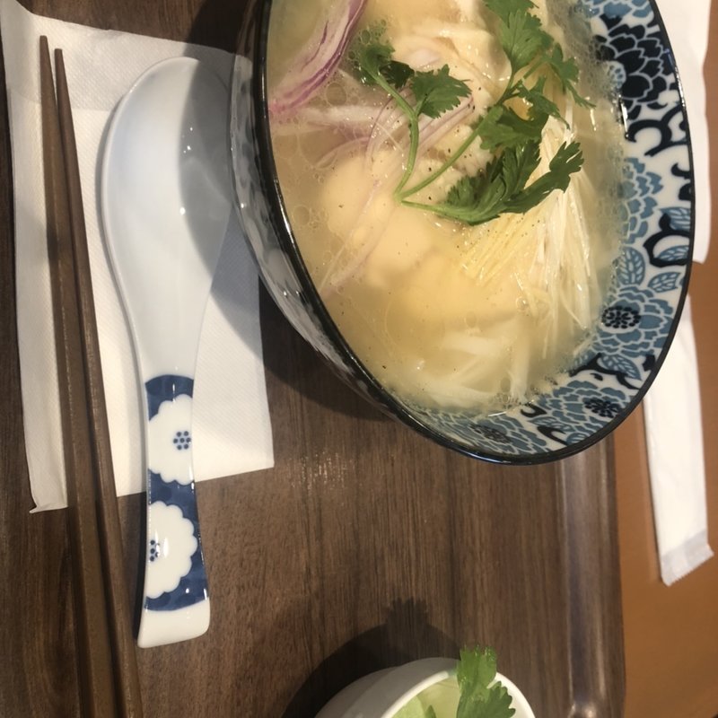 鶏肉のフォー(東風バジル)