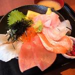 はみだし海鮮丼