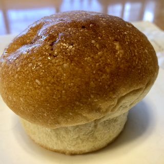 ぷっくり塩パン(パンと焼き菓子の店たんたんどる)