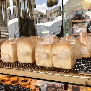 酒種使用の食パン"㐂"(パンと焼き菓子の店たんたんどる)