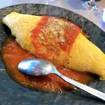 トマトチーズオムライス(つきのうさぎカフェ 満月のオムライス&パフェ)