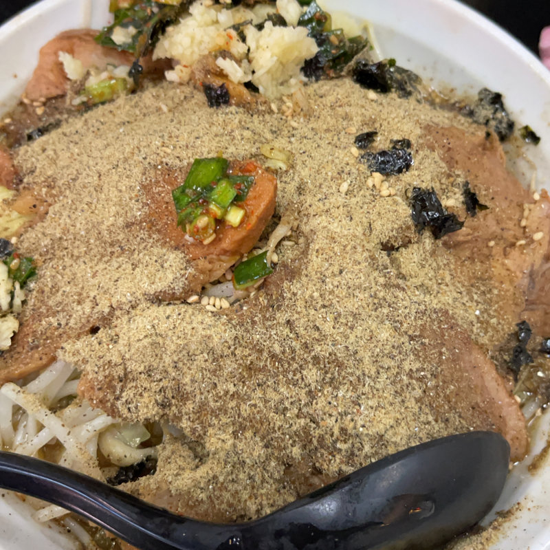 (自家製太麺 ドカ盛 マッチョ 三ノ宮店 )