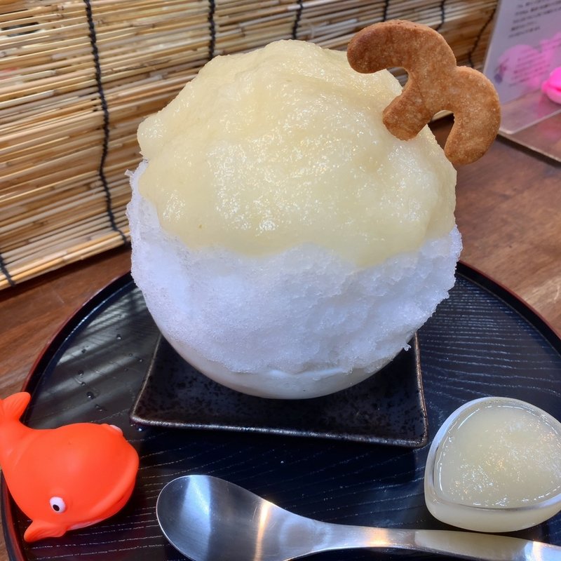 梨(くじらのおうち)