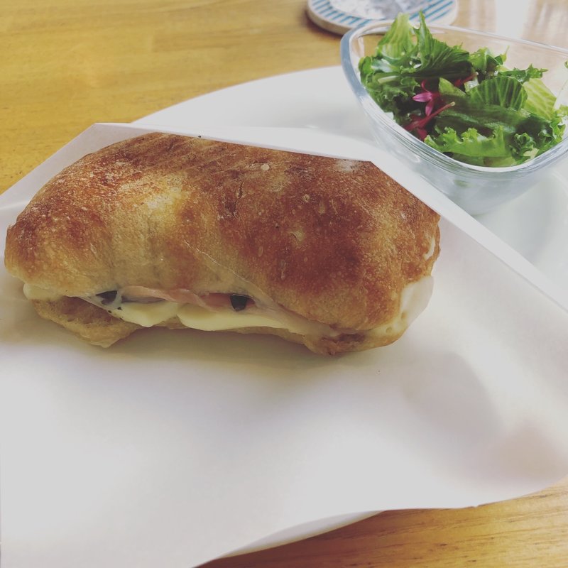 パニーニセット(パンとエスプレッソと自由形)