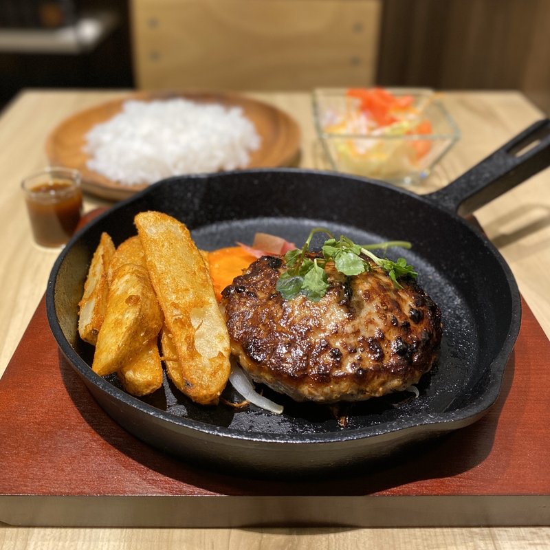 鉄板ハンバーグ(SORAMIMIBURGER ユニモール店)