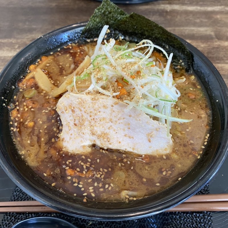 超熟成 濃厚黒味噌（プレミアムブラック）(味噌三礎)