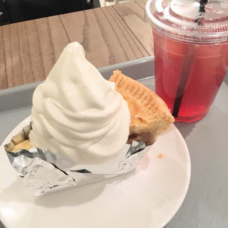 チェダーチーズアップルパイ(HUDSON MARKET BAKERS)