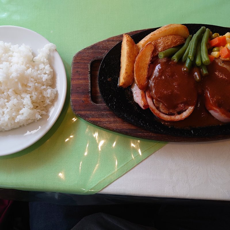 スイス風ハンバーグ＋ライス(プロヴァンス （プロバンス）)