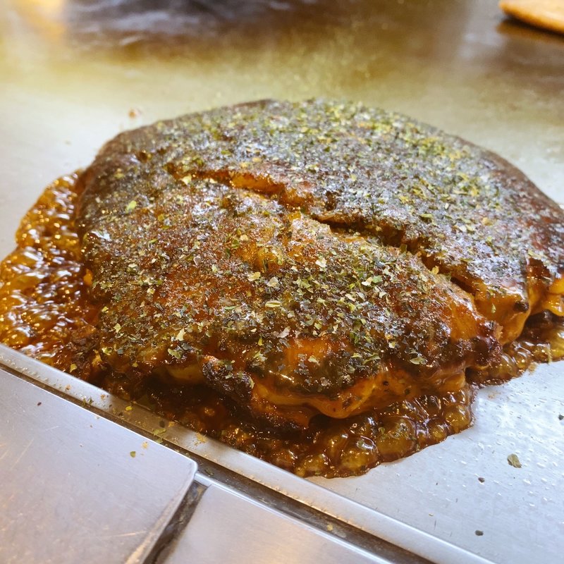 ミックス玉（豚シーフード入）(鉄板焼 おっとう)