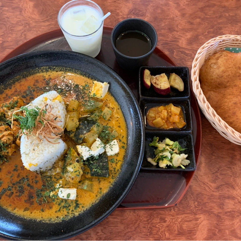 カレー二種盛り　御飯＆揚げナンセット(スリーフレーバーカレー)