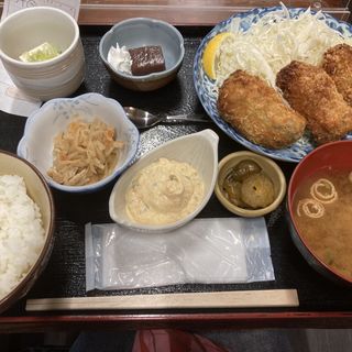広島産牡蠣フライ定食（3個）(八丁堀　朋)