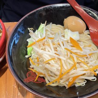 味付玉子と野菜盛りつけ麺(三田製麺所 阪神野田店)