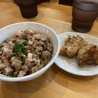 チャーシュー丼&唐揚げ(2個)(中華そば おしたに)