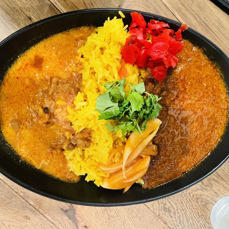 2色掛けカレー(秋葉原カリガリ)