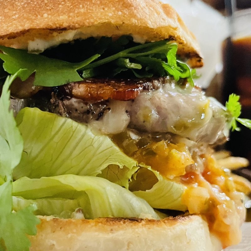 バリネスペッパージャックチーズバーガー＋ベーコン・パクチー(Jack37Burger （ジャックサンナナバーガー）)