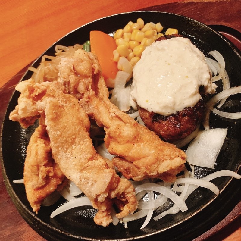 鶏唐揚げとハンバーグ(炉舎 （ロノヤ）)
