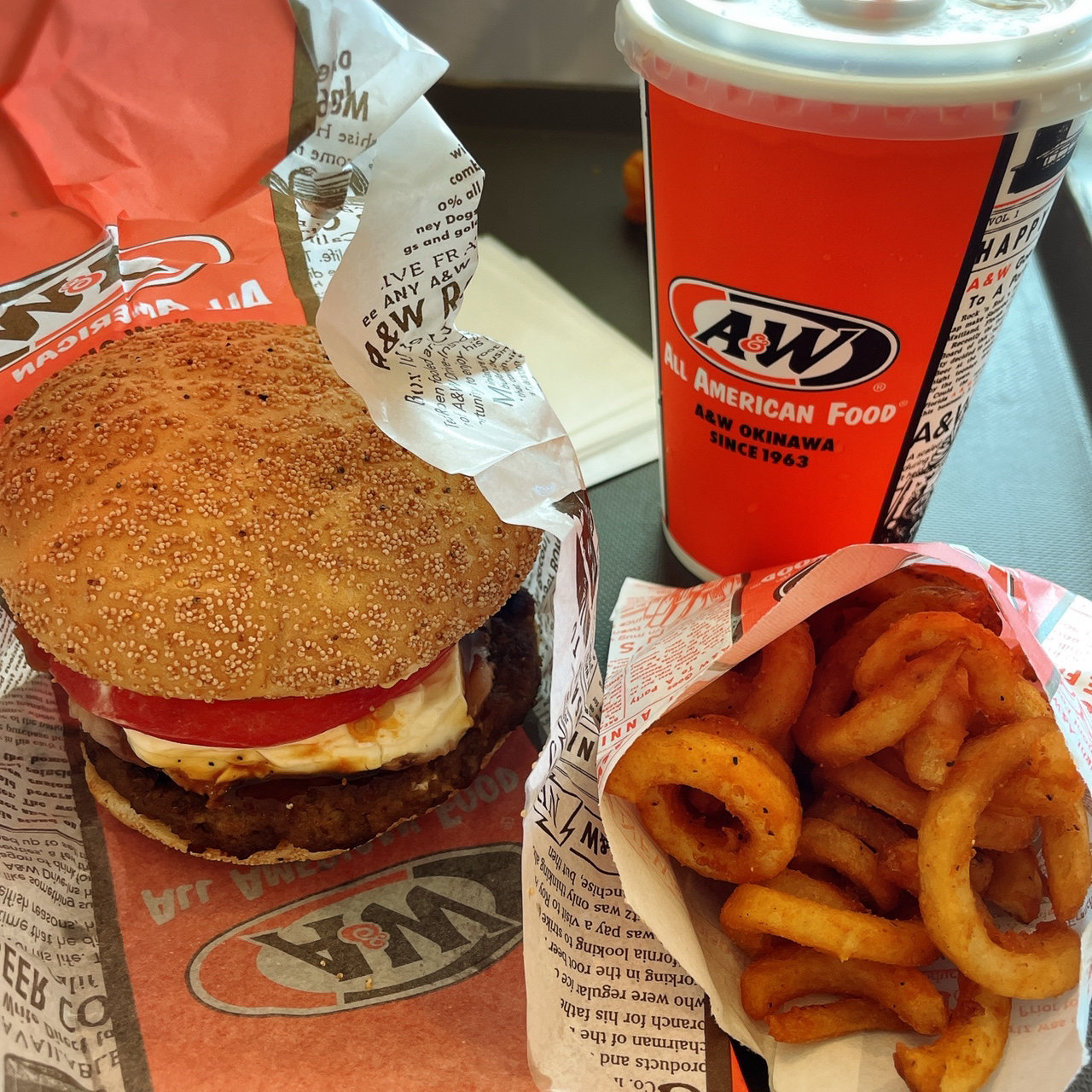 那覇空港駅周辺で食べられる人気ハンバーガーランキング Sarah サラ