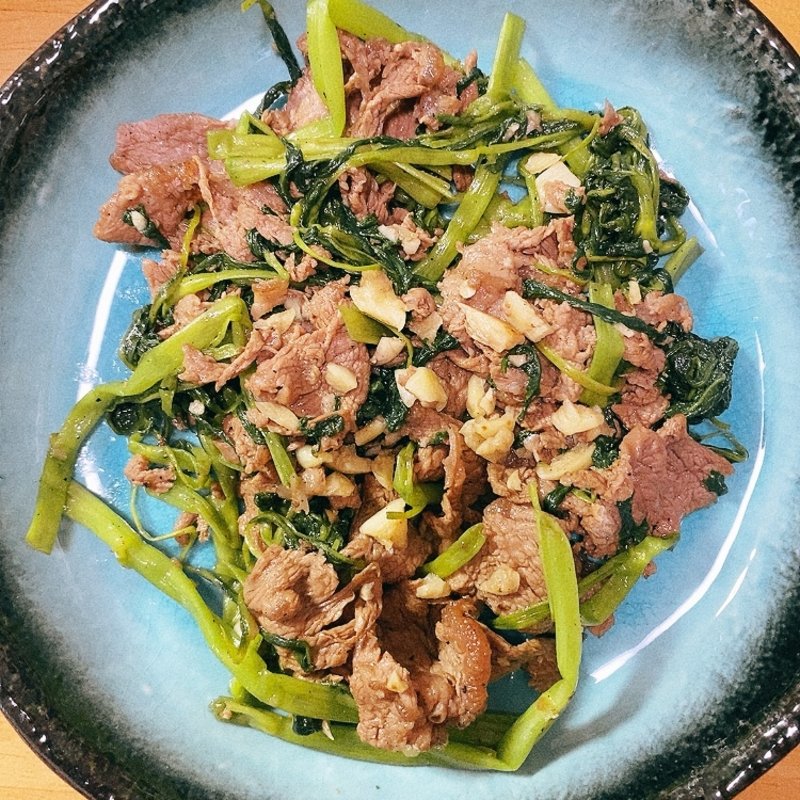 RAU MUỐNG XÀO BÒ(チューコオイ)