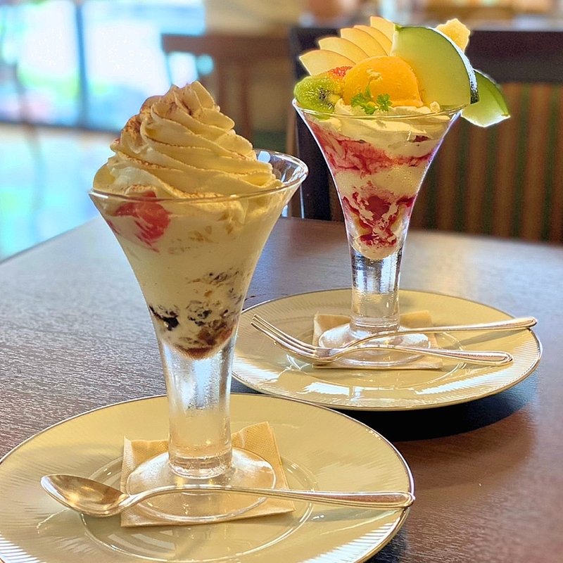 ティラミス・パフェ(珈琲舎 珈紋 （コーヒーシャ・カモン）)