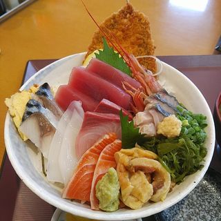 海鮮丼(江釣子屋 志和稲荷店 )