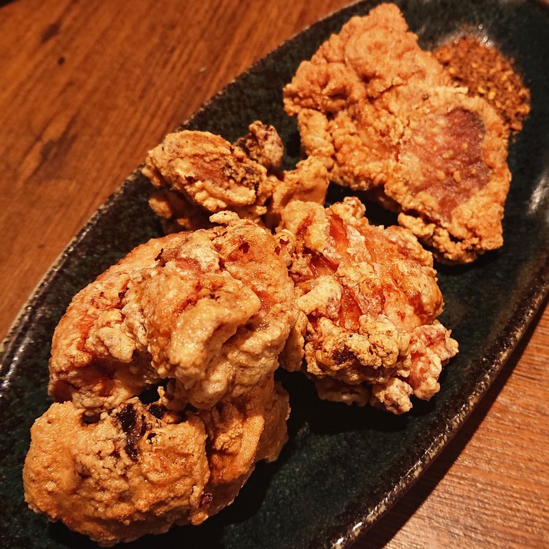 オロゴン秘伝鶏の唐揚げ(アガリコ 新宿三丁目店)