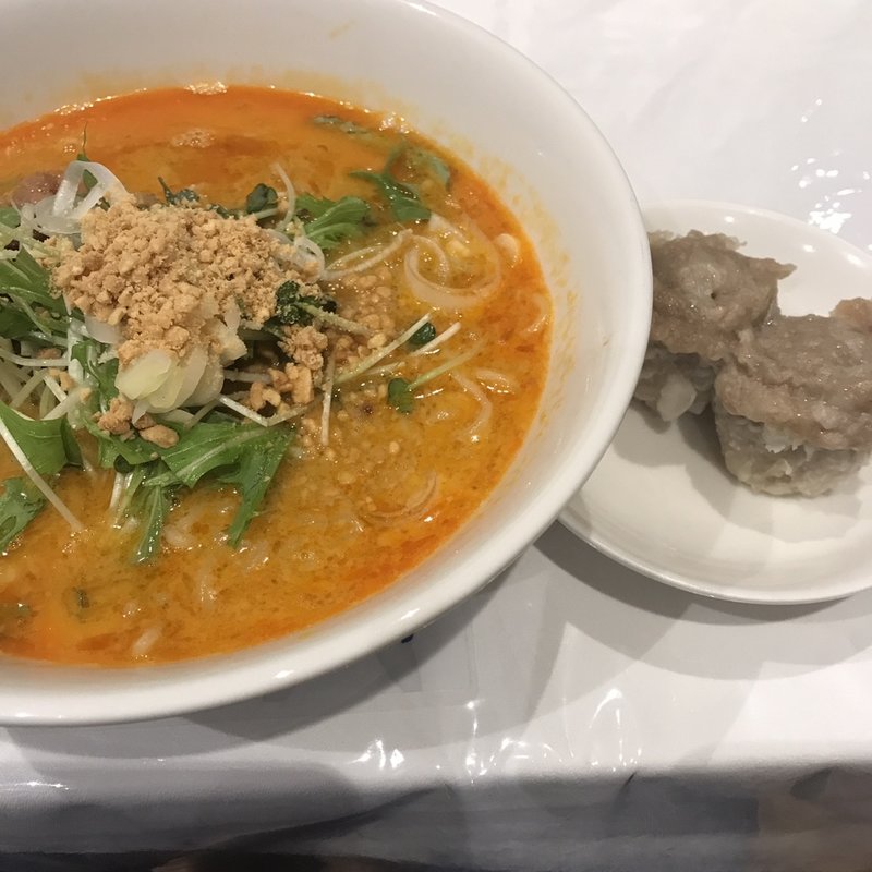 坦々麺+シュウマイ2コ(小洞天 ファーストスクエア店 （ショウドウテン）)