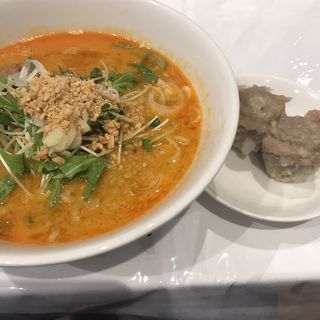坦々麺+シュウマイ2コ(小洞天 ファーストスクエア店 （ショウドウテン）)