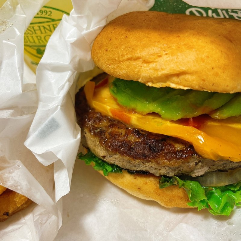 クラシックアボカドチーズバーガー(フレッシュネスバーガー浅草橋)
