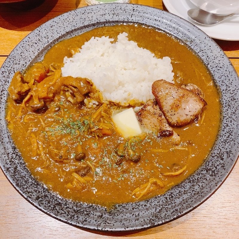 たっぷりきのこの仔羊スパイスカレー(士別バーベキュー はなれ)