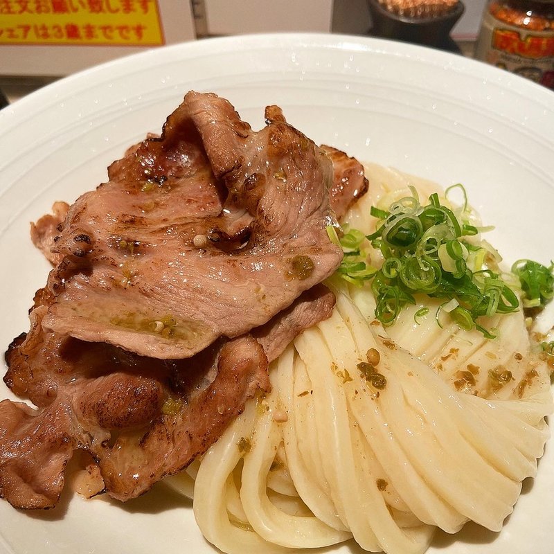 出汁しゃぶしゃぶ 炙り日南豚の朝倉山椒オイルを纏った生醤油うどん(ひだりうま )