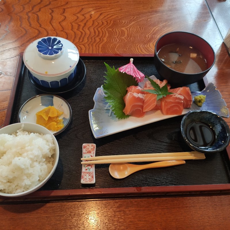 サーモン刺身定食(ファミリーれすとらん ひろせ 寿し正 )