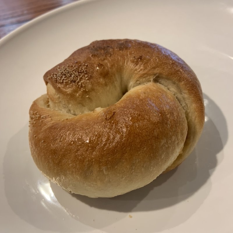 塩バターキャラメルベーグル(ぱん屋)