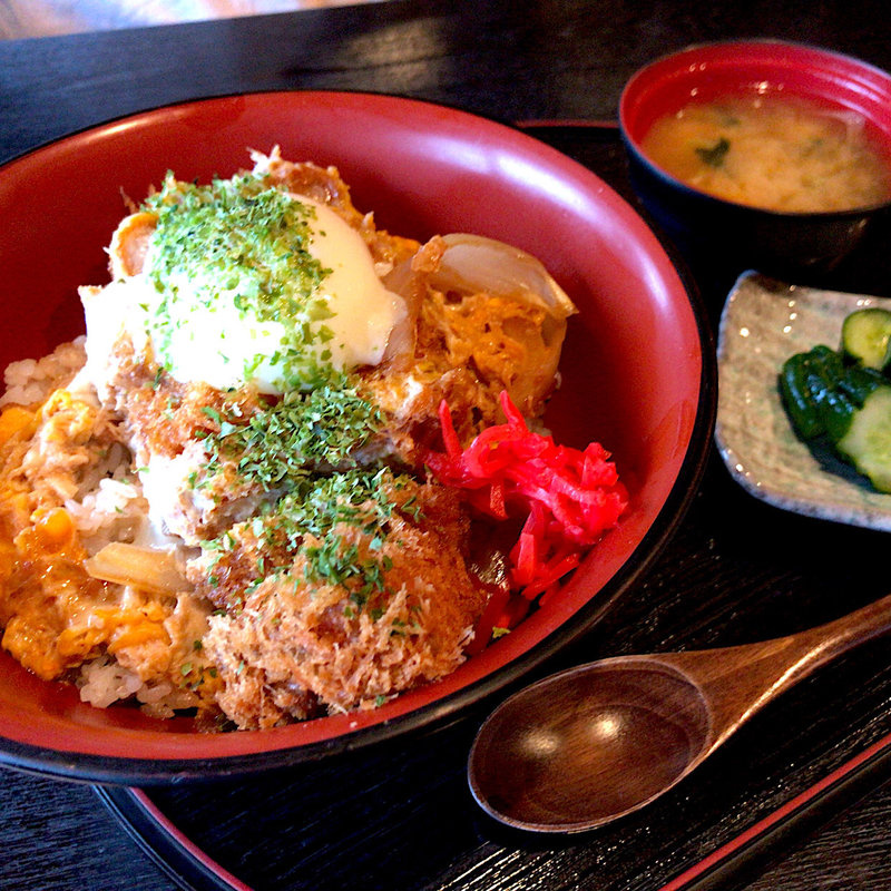 ロースカツ丼(食事処 まるはち )