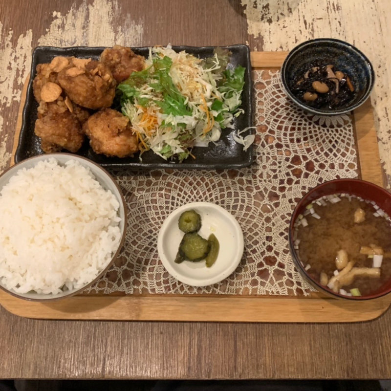 にんにく唐揚げ定食(ゴリラ食堂 )