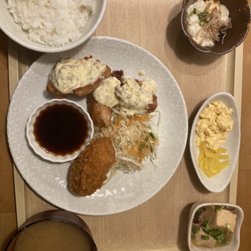 チキン南蛮とエビクリームコロッケ(ひびか食堂)