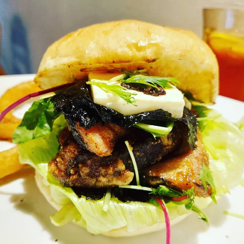 「カツオです」バーガー(アオラニカフェ)