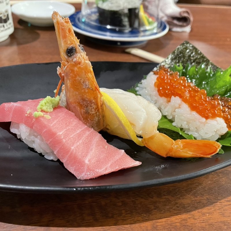 (回転寿司 北海素材 八尾店 （ほっかいそざい）)