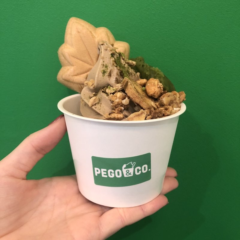 PEGOソフト（ほうじ茶メープルソフト×抹茶あん×グラノーラ）(PEGO＆CO. 世田谷店（ペゴあんこ せたがやてん）)
