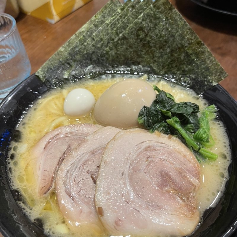 MAXラーメン(横浜家系ラーメン 晴天家 十条店)