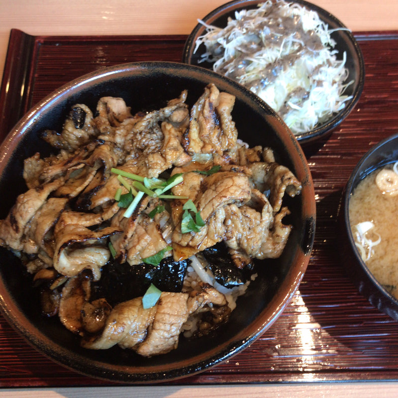 豚カルビ丼(豚郎 伏見店 （ぶたろう）)
