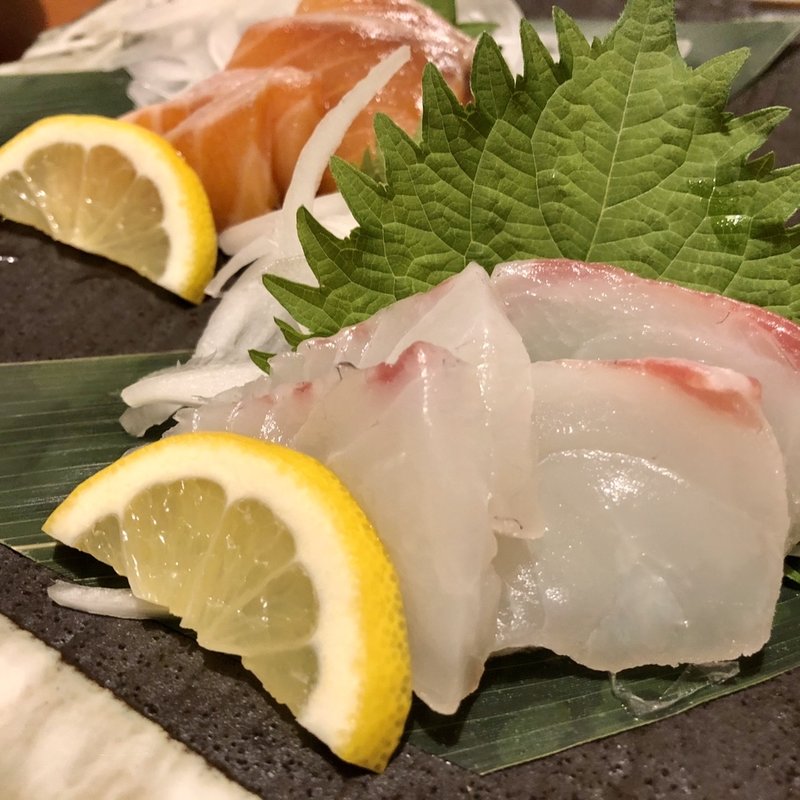 市場直送 かんぱち サーモン(居酒屋 鶏くる 西鉄久留米駅前店)