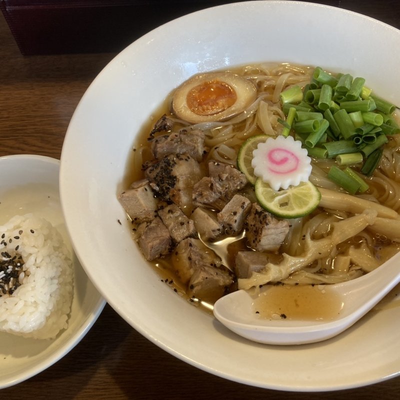 冷やしラーメン　おにぎり付(中華そば 花京 天六店)